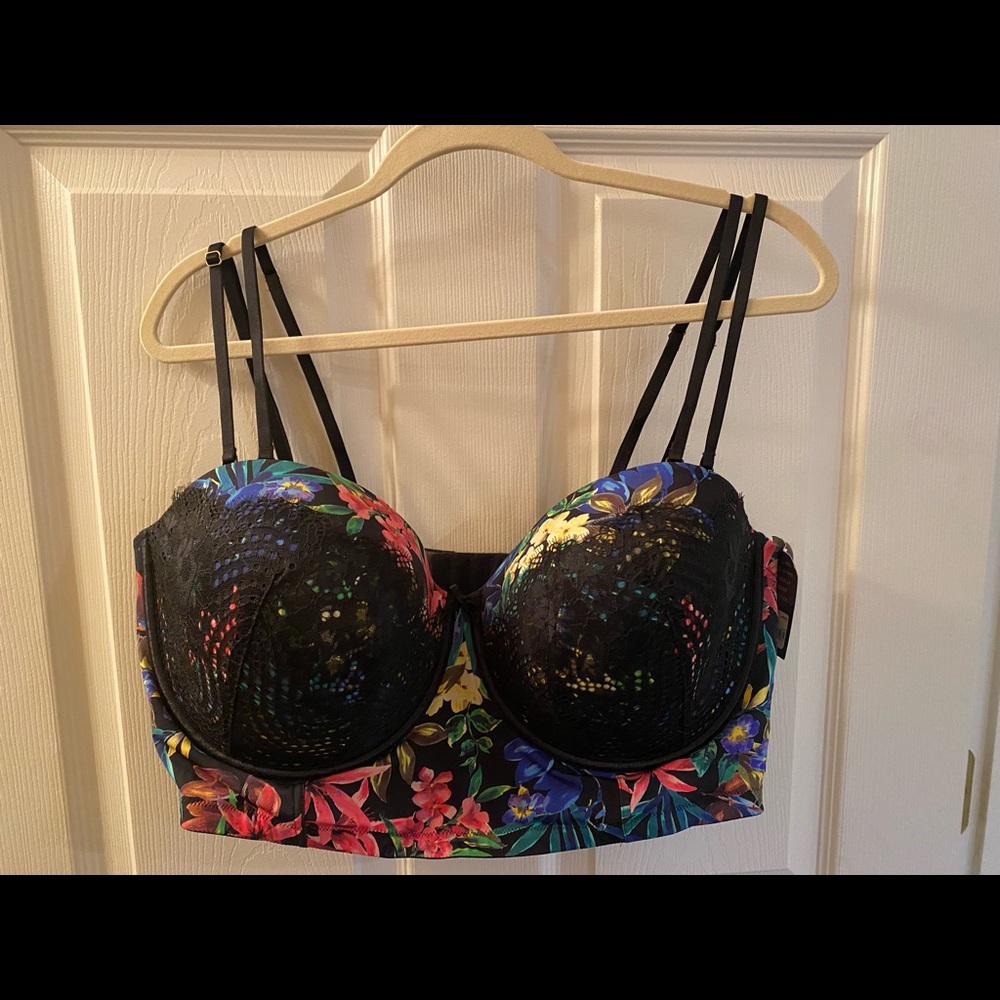 44 DDD BNWT convertible bra with long line.